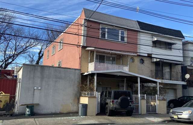 Photo of 121 GARFIELD AVE