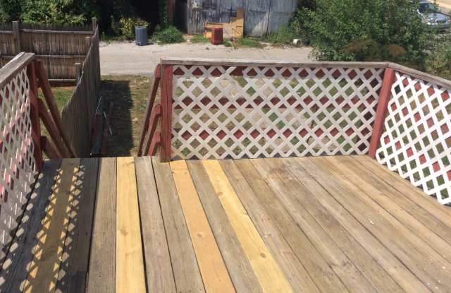 3 Bedroom 1 Bath 2nd/3rd Floor Apartment-York City SD