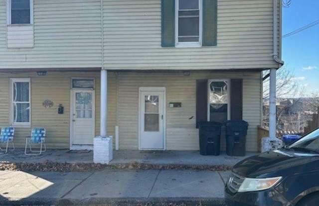330 S 4th St