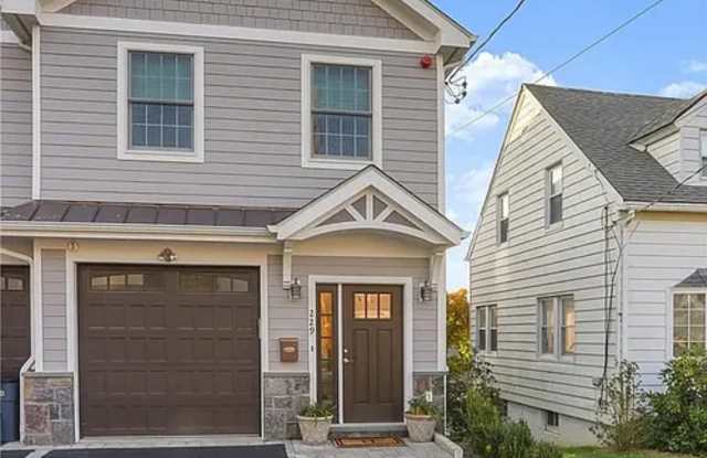 Photo of 227-229 Lincoln Ave