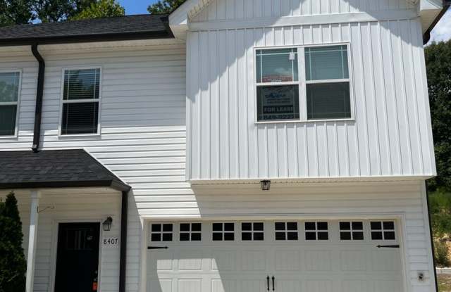 4 BR | 2.5 BA | Townhome Close to Volkswagen, Amazon & Fed Ex