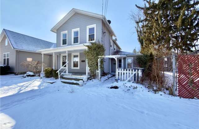 142 1/2 Beaver Court