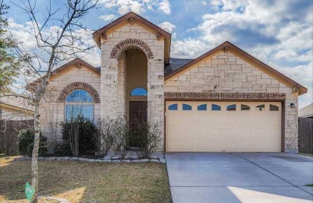 3 BR/2BA | Single Family Home | 1-Car Garage Parking | Fenced backyard| In Manor!