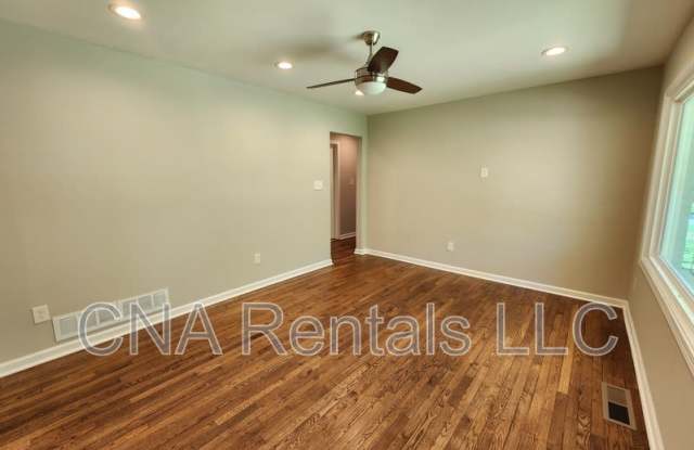 991 Woodward Circle SW