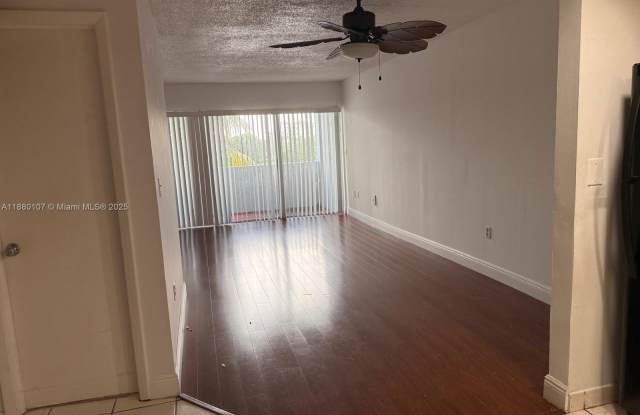 9357 Fontainebleau Blvd