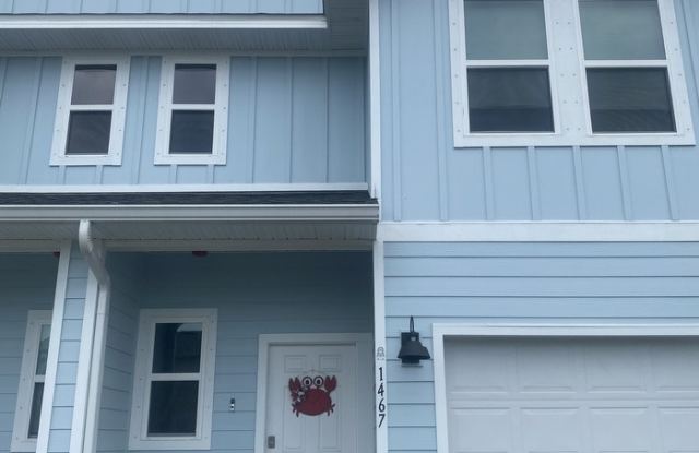 1467 Iroquois Court
