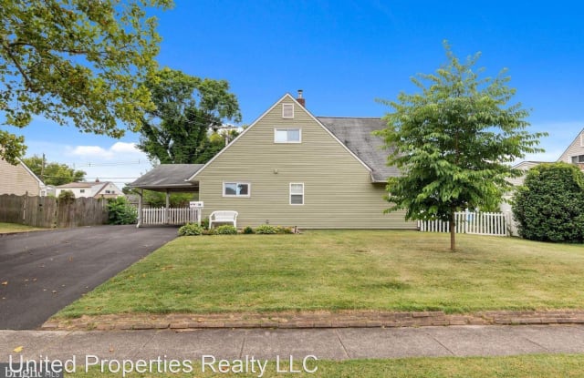 16 Crabtree Dr - 16 Crabtree Drive, Levittown, PA 19055