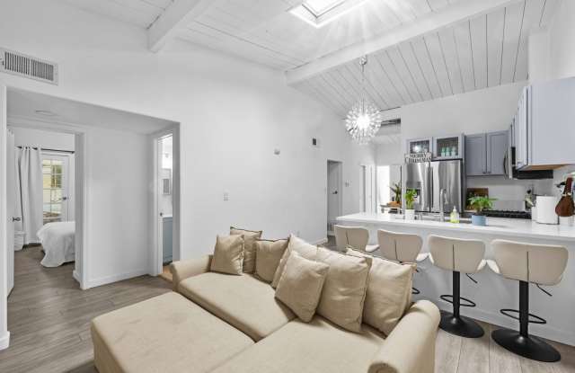 Serene yard tucked in the canyon!