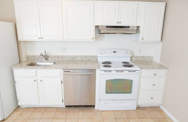 Amazing 3 bed Townhome style in Eastie.....