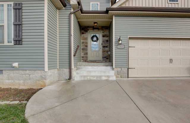 Sharp 3bed 2 ba. upgrades throughout.