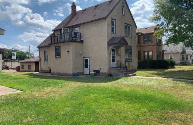1538 Albany Avenue #2