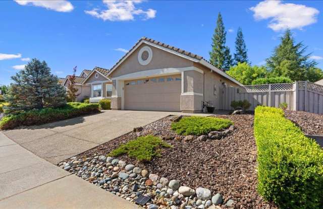 Charming Country Rose Home Located in Sun City Roseville a 55+ Community