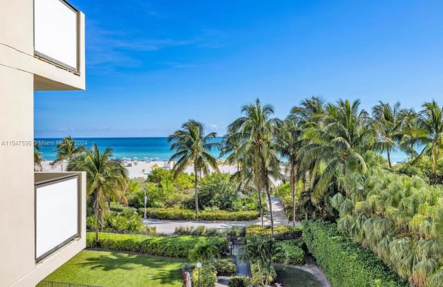 1623 Collins Ave