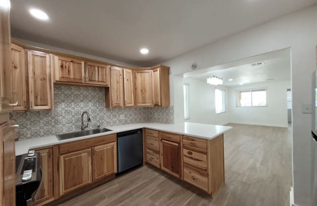 808 S Melendres St - 808 South Melendres Street, Las Cruces, NM 88005