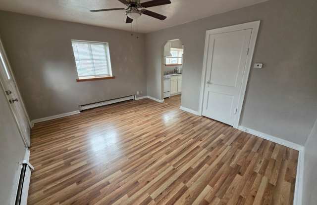 Studio Apartment Close to South Broadway!