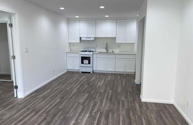 2458 Chestnut Avenue