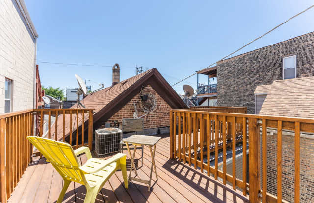 1627 North Winchester Avenue