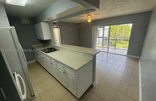 4519 Treehouse Ln