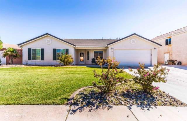 3 Bedroom Plus Den - 211 South 2100 East, St. George, UT 84790