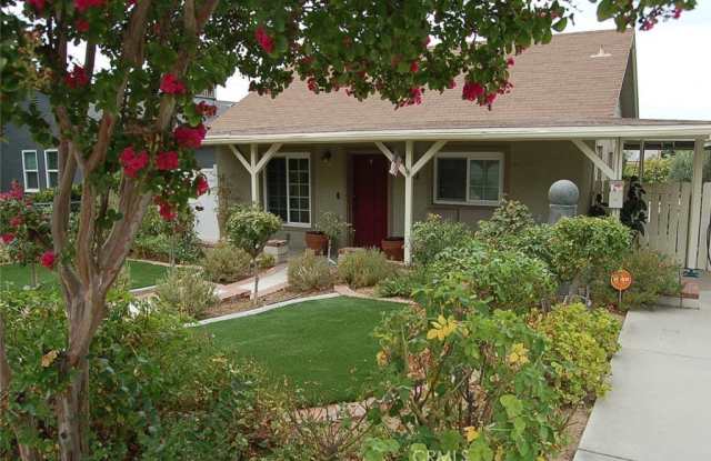 Photo of 1188 W Cypress Avenue