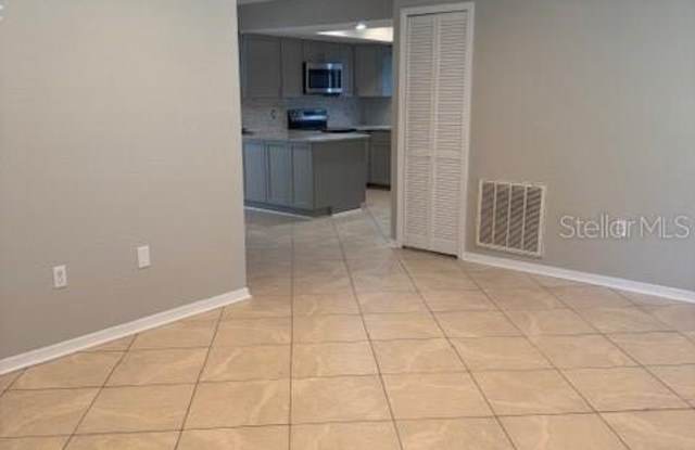 1633 ST CATHERINE DRIVE E