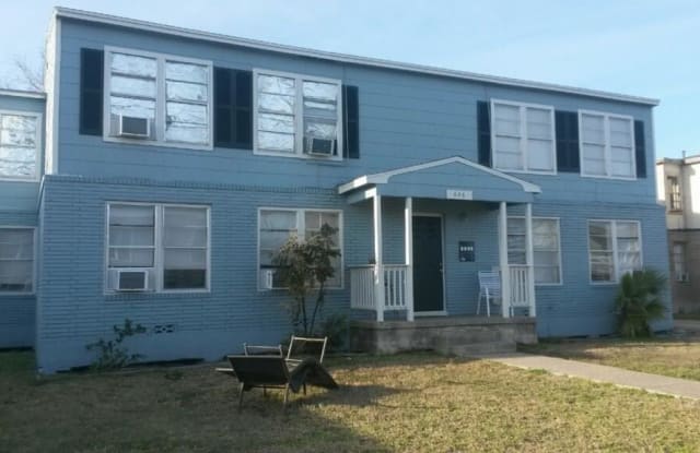 646 Robinson St - 646 Robinson Street, Corpus Christi, TX 78404