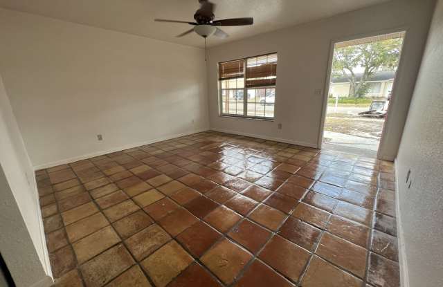 Annual Rental ** Newly Updated 2 Bed / 1.5 Bath Single Family - Tile Floor / Oversized Lanai ** $1,295