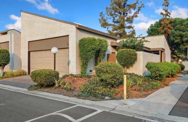 Photo of 442 N Via Porto