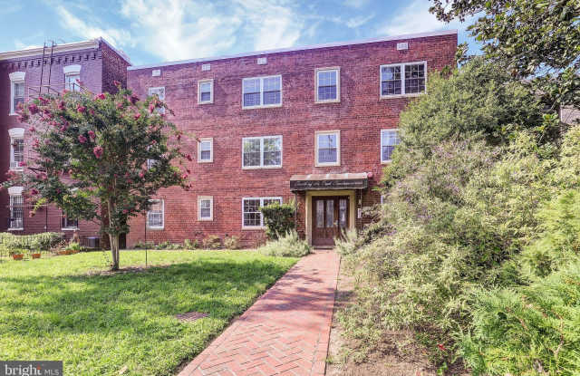 1411 MASSACHUSETTS Avenue SE unit: 6