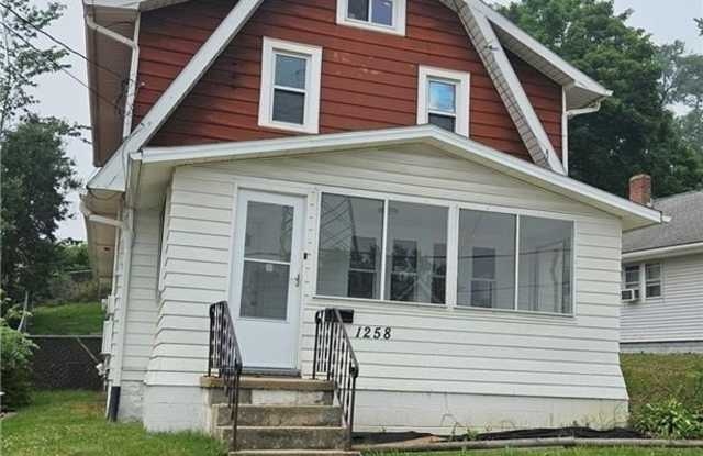 Photo of 1258 Central Avenue