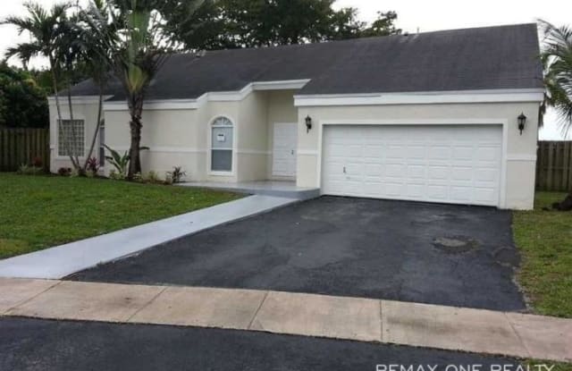 8940 Azalea Cir - 8940 Azalea Circle, Miramar, FL 33025