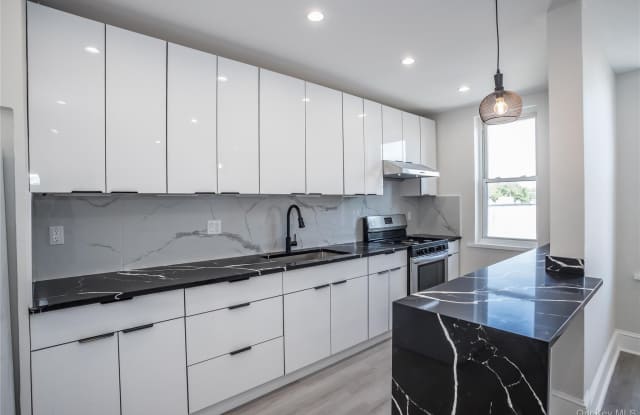 67-17 Myrtle Avenue unit: 3F