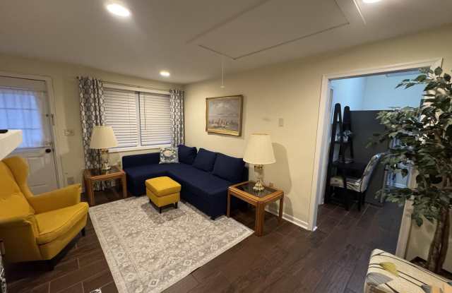 124 Lincoln Avenue unit: 4