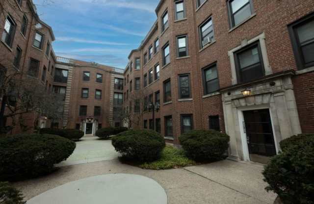 207 Kedzie St.
