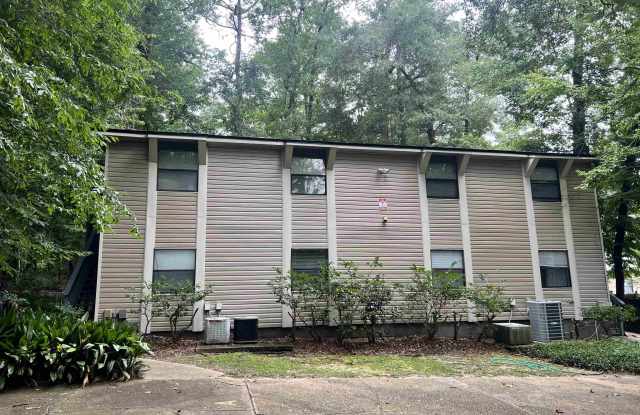 2131 Claremont Lane