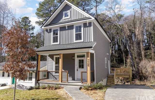 Room in 3 Bedroom Home at Maplewood Dr