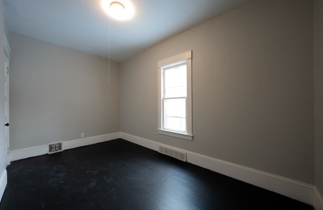 Photo of 6803 Bonna Ave