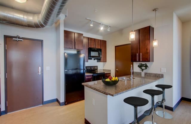 Frederick Lofts Milwaukee Wi Apartments For Rent [ 415 x 640 Pixel ]