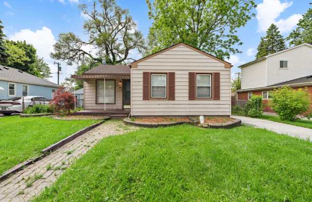 Cozy 2-Bedroom, 1-Bathroom Warren Home for Lease!