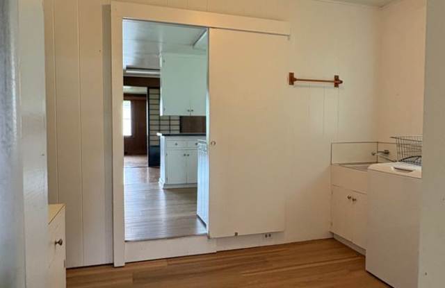 Beautiful 3 Bedroom House with Studio and Separate Garage on Property