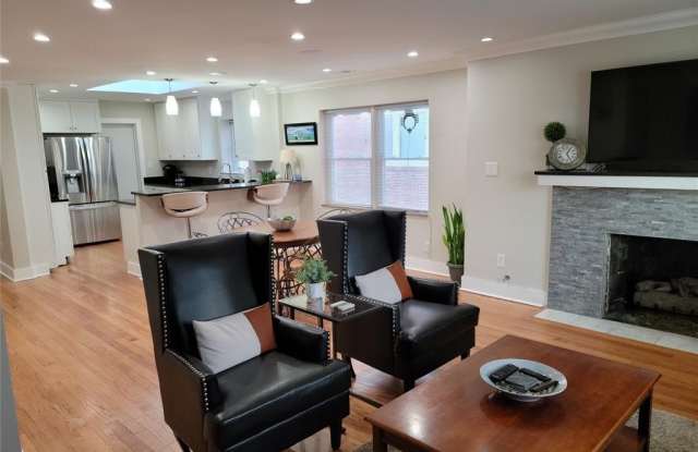 7547 Delmar Boulevard