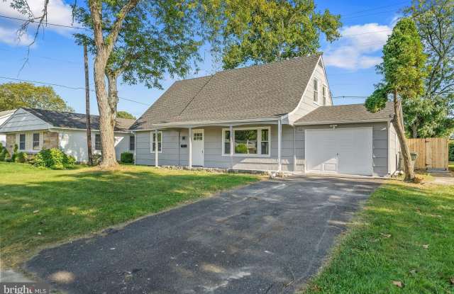 Photo of 12 HOLBROOK Lane