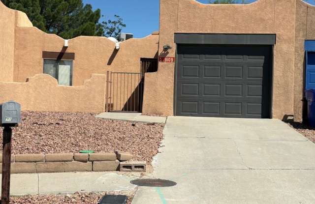 Charming 2 Bed/ 2 Baths Near Everything !