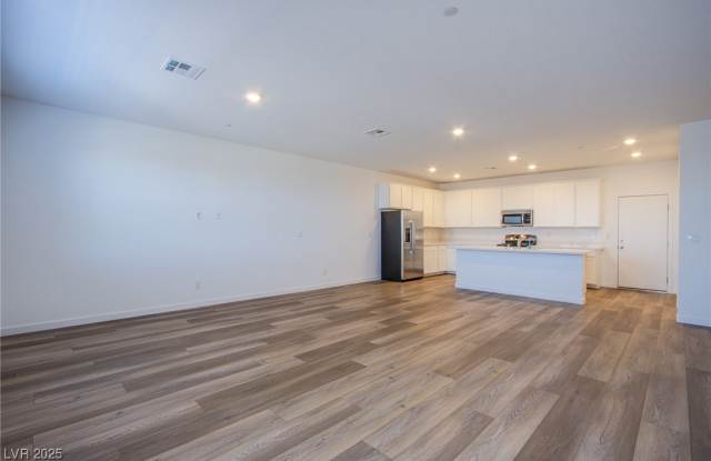 252 Walsh Peak Avenue