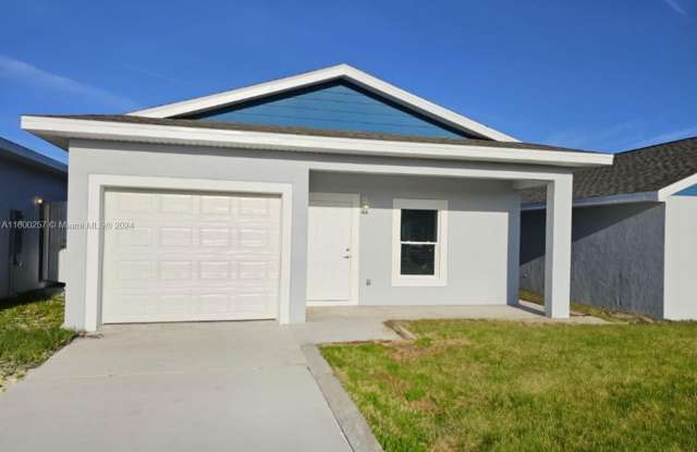 1002 Alicante Ct