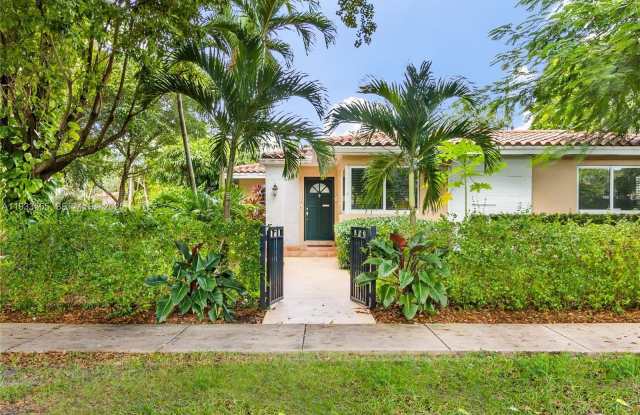 Photo of 1114 Genoa St