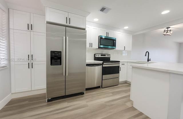 3110 N Pine Island Rd