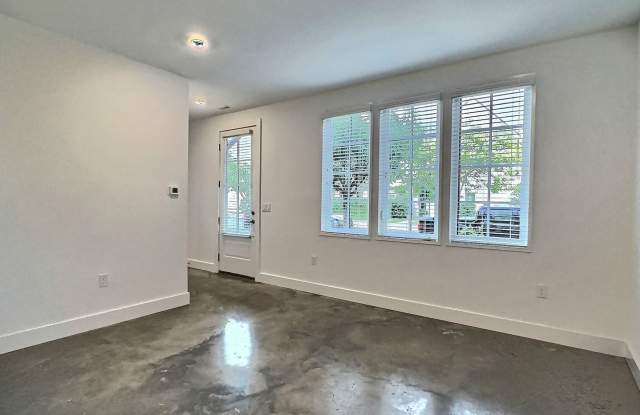 Flat for Rent in Hampstead! First month’s rent FREE!