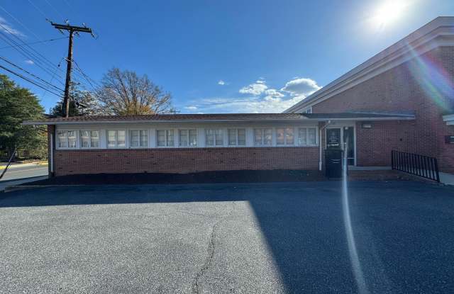 30 E DIVISION Street