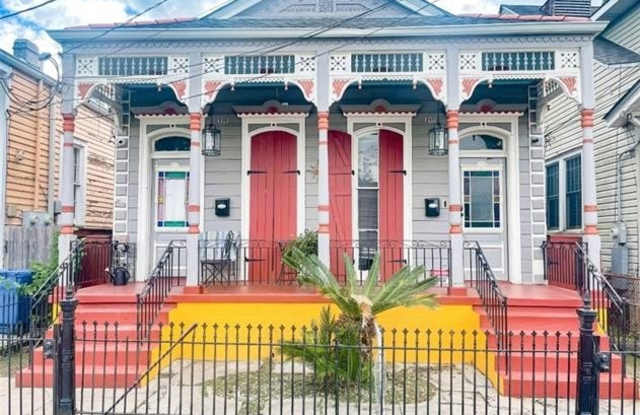 Photo of 340 ELMIRA Avenue